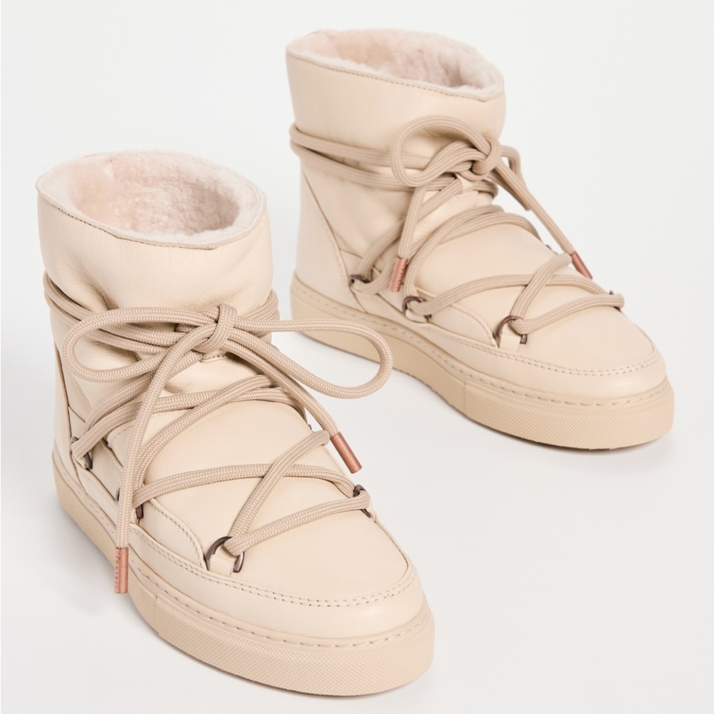 Snow boots